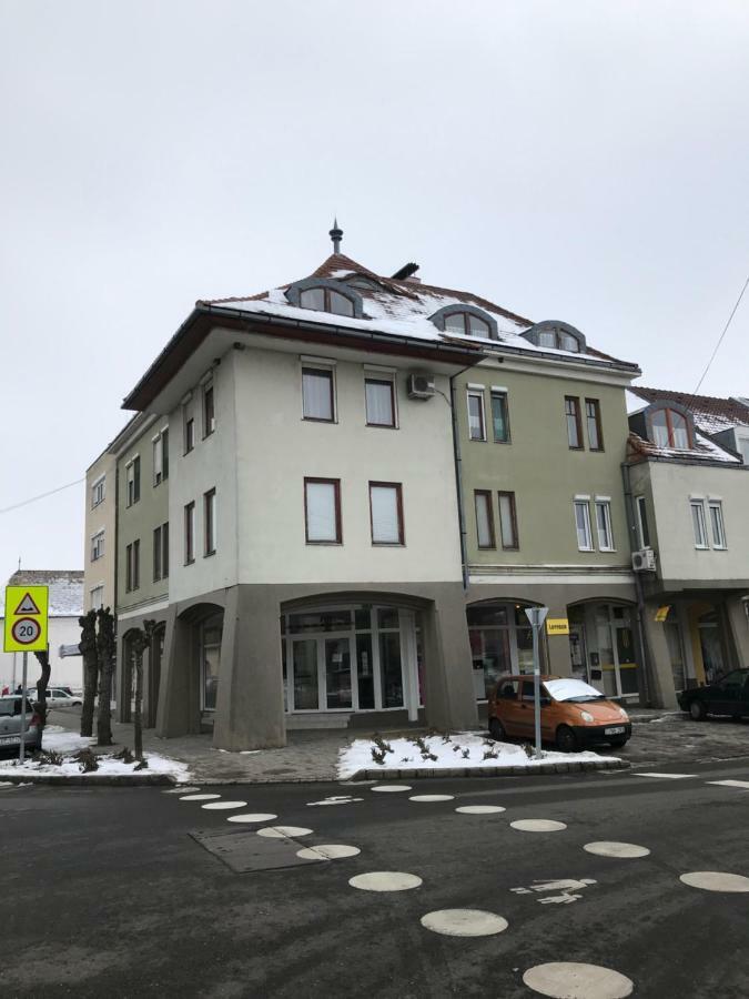 Gabor Pal 1 Apartman 2 Szoba Dunafoldvar Exterior photo